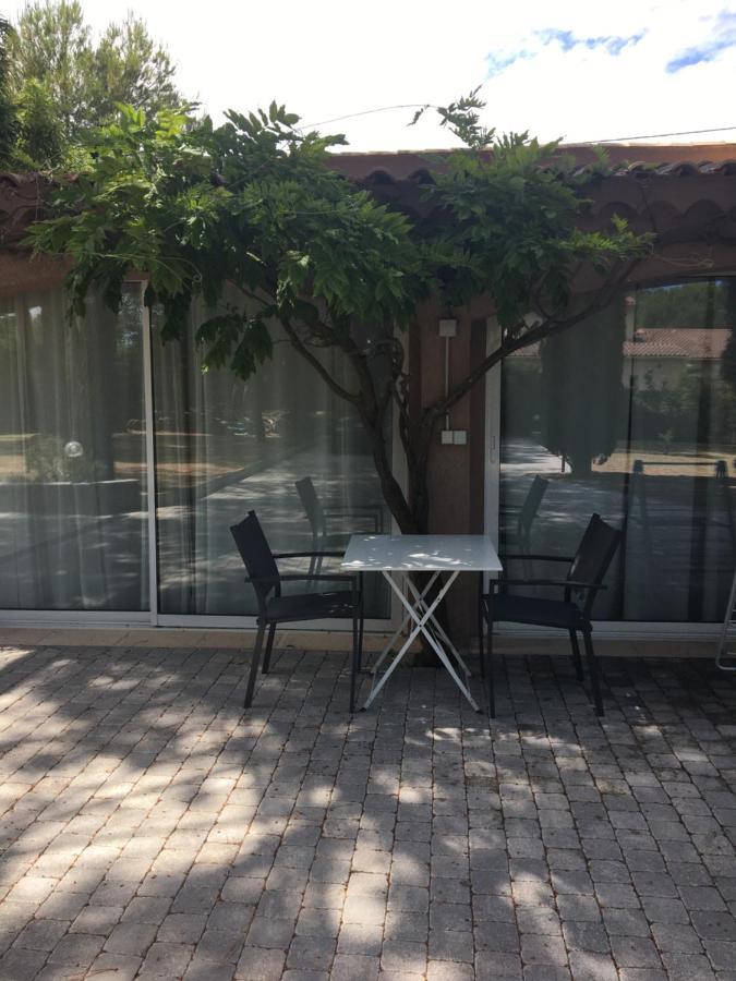Gite 2 Pieces Au Calme Les Arcs-sur-Argens Kültér fotó